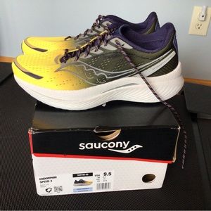 Men’s Saucony Endorphin Speed 3 Size 9.5